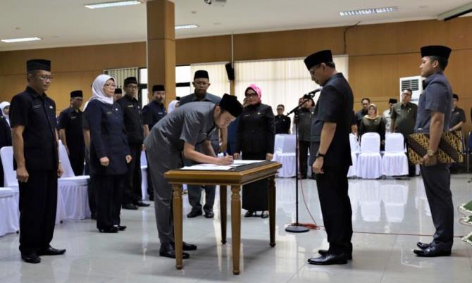 Ajay Lantik 26 Kepala Sekolah Ajay Lantik 26 Kepala Sekolah
