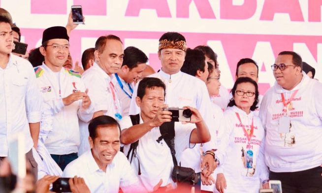 Jokowi Akan Menang 60 % di Jabar