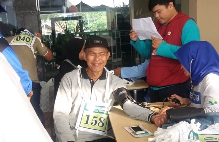 Calhaj Asal Cimahi Jalani Tes Kebugaran
