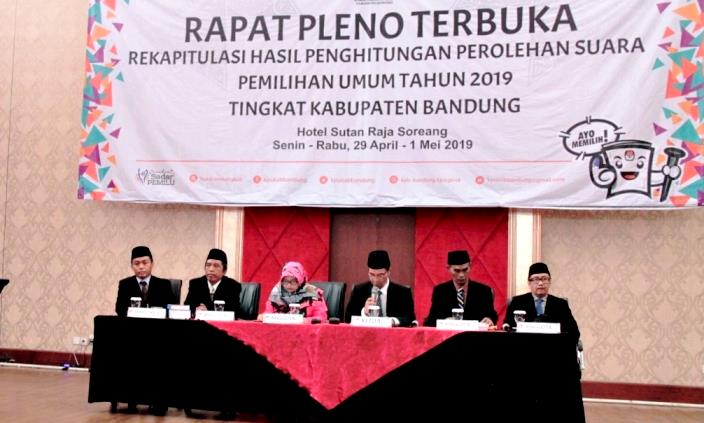 Pemilu Serentak Perlu Evaluasi Pemilu Serentak Perlu Evaluasi