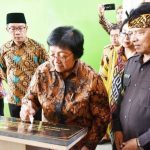Menteri LHK Resmikan Fasilitas Pengelolaan dan Pusat Daur Ulang Sampah