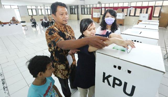 Penyandang Tunanetra Salurkan Suara