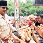 Prabowo Rehat Sejenak Pesan Kopi Hitam di Warung Teh Siti