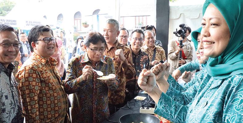 Kompor Listrik Akan Digunakan Kompor Listrik Akan Digunakan