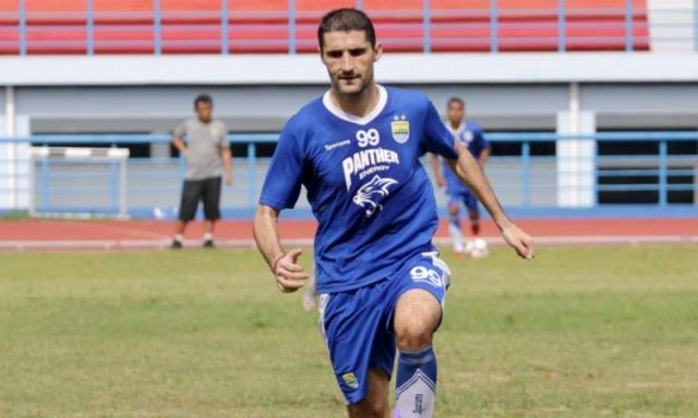 Rumor Tersingkirnya Lopicic Belum Jelas