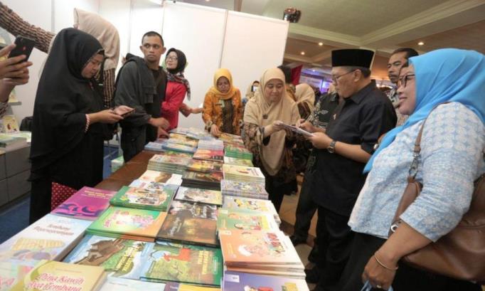 Tingkatkan Minat Baca Melalui Pesta Buku Bandung
