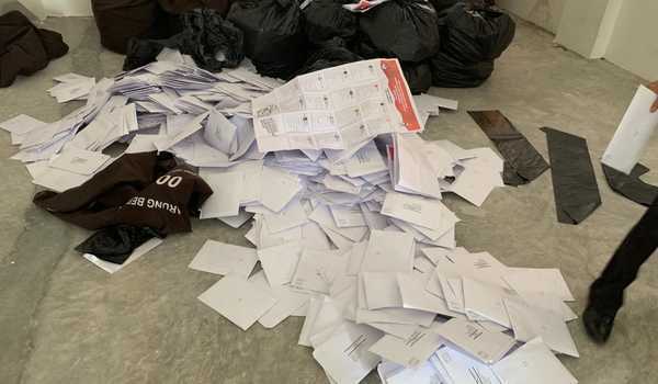 KPU Klarifikasi, Surat Suara yang Tercoblos di Malaysia Bukan Sampah, Tapi….