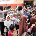 Polres Bandung Lakukan Trauma Healing Kepada Anak-anak Korban Banjir