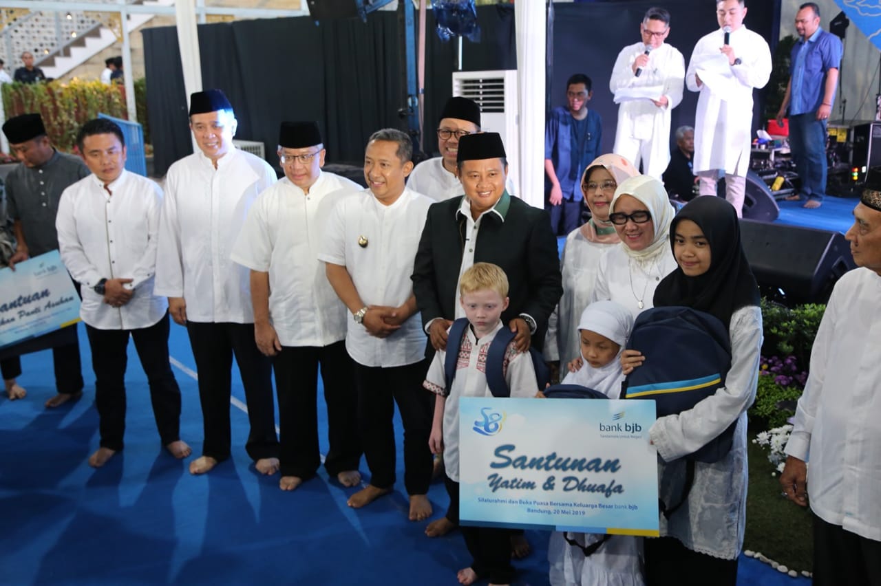 Puncak HUT, bank bjb Siap Bersinergi, Berinovasi Hadapi Masa Depan Puncak HUT, bank bjb Siap Bersinergi, Berinovasi Hadapi Masa Depan