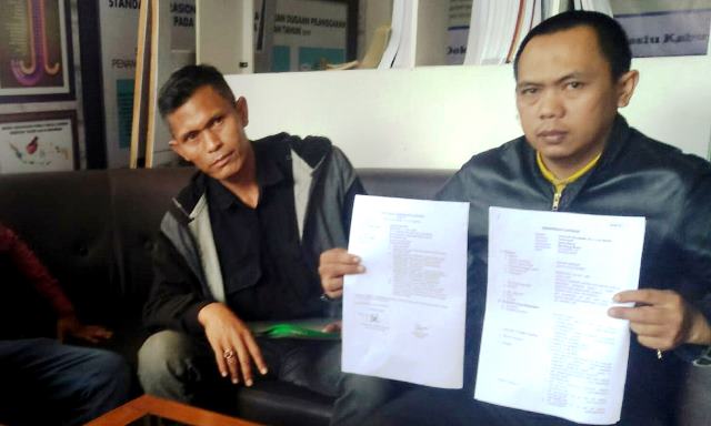 Tak Kunjung Diproses, Warga Datangi Bawaslu Tak Kunjung Diproses, Warga Datangi Bawaslu