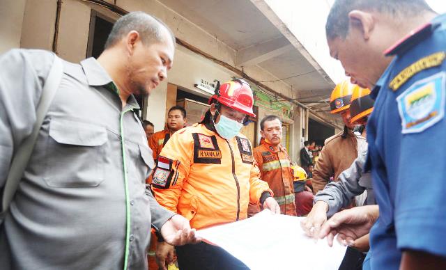 Siapkan Tempat Berdagang Sementara