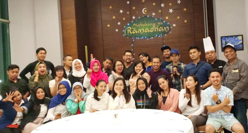 The Luxton Bandung Ajak Media dan Blogger Buka Bersama