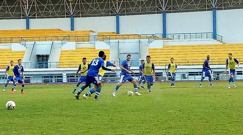 Genjot Latihan Pemain di Sore Hari Genjot Latihan Pemain di Sore Hari