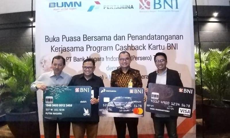 Pertamina-BNI Maksimalkan Program Cashless di SPBU Pertamina-BNI Maksimalkan Program Cashless di SPBU