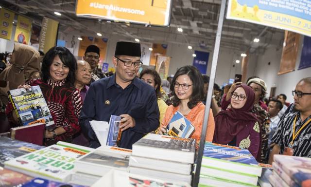 Pameran Buku Internasional Langsung Disambut Antusias Ribuan Pengunjung Pameran Buku Internasional Langsung Disambut Antusias Ribuan Pengunjung