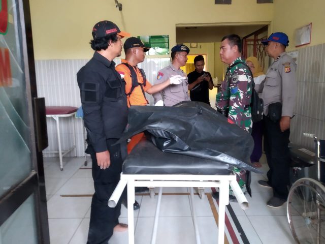 Dua ABK KM. Nok Tantri Tenggelam Terhantam Ombak