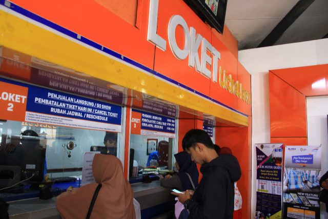 Tingginya Antusiasme Masyarakat Terhadap Kereta Api Tingginya Antusiasme Masyarakat Terhadap Kereta Api