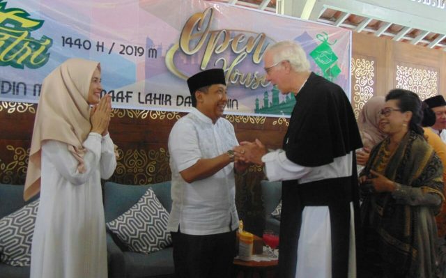 Walikota Bandung Hadirkan Kerukunan Beragama dalam Lebaran