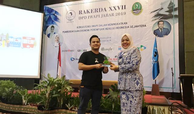 Majukan Bisnis Perempuan Indonesia, IWAPI Gandeng GOJEK