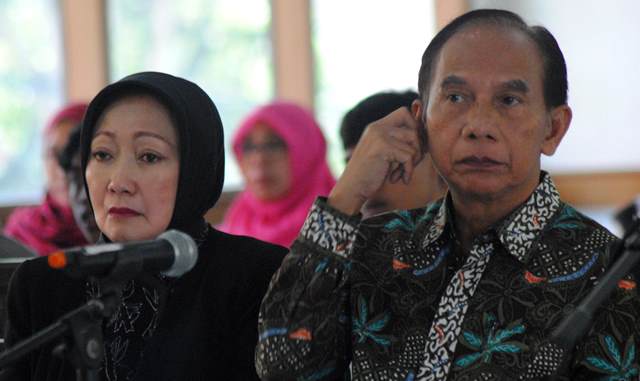 Itoc dan Benny Saling Tuding