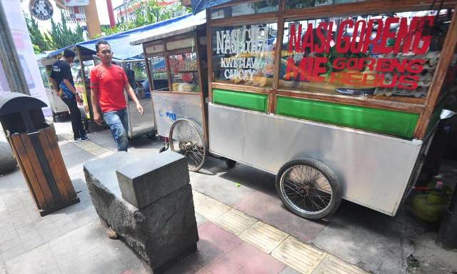 Siapkan Aturan Tegas bagi PKL