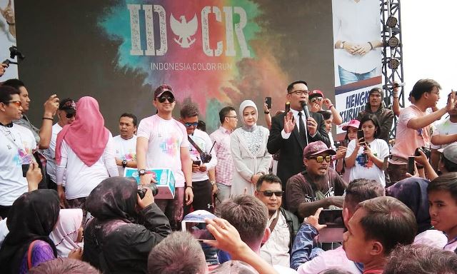 Color Run Meriahkan Hari Jadi