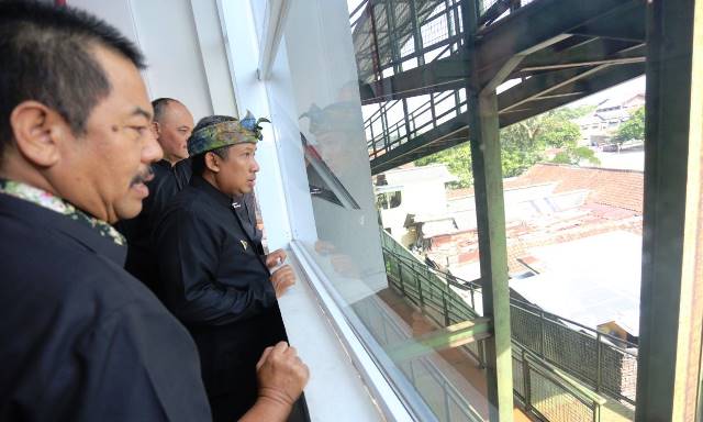 Yana Minta Gor Bandung untuk Diperbaiki Yana Minta Gor Bandung untuk Diperbaiki