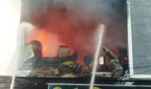 Dua Gudang Pabrik Kebakaran di Desa Tegalluar Bandung