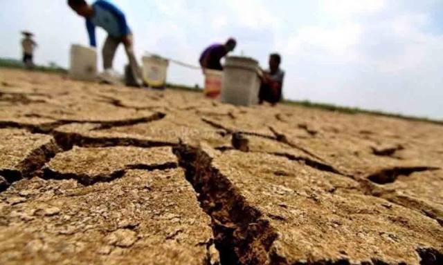 ANCAMAN KEKERINGAN: BPBD Bandung Barat bekerja sama dengan instansi terkait mempersiapkan sejumlah langkah mengantisipasi kekeringan di musim kemarau, salah satunya soal distribusi air bersih bagi masyarakat. (Ilustrasi)