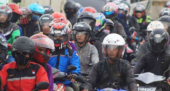 Dalam Jangka Sehari Puluhan Ribu Kendaraan Roda Dua Melintasi Cimahi Dalam Jangka Sehari Puluhan Ribu Kendaraan Roda Dua Melintasi Cimahi