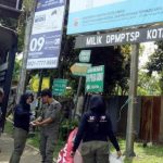 Puluhan Spanduk Tak Berizin Ditertibkan