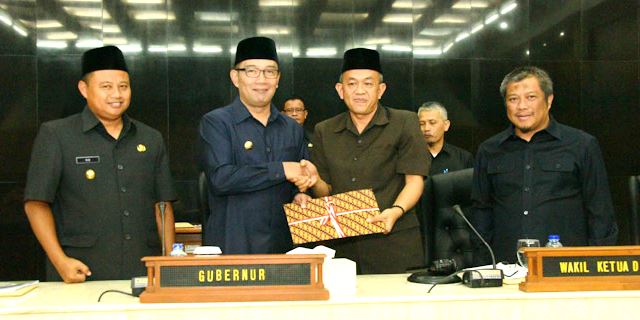 PAD Jabar Surplus Rp 830M