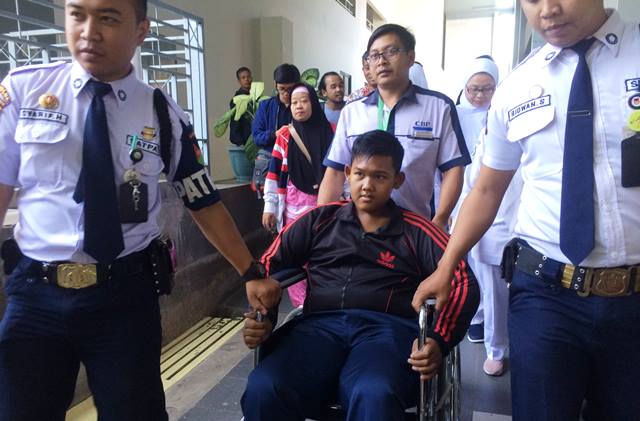 Arya Permana Jalani Operasi Bedah Plastik