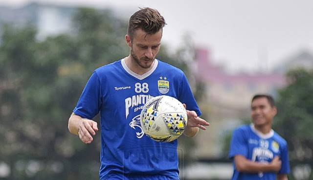 Rene Tak Sabar untuk Tempur Rene Tak Sabar untuk Tempur