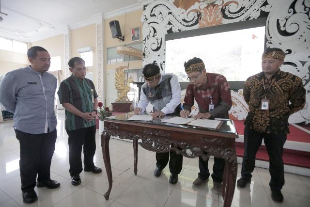Kahati, Dorong Pembangunan Lingkungan dan Sosial