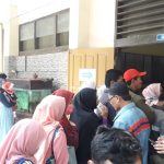 Daftar Online, Orang Tua Siswa di SMPN 4 Cimahi Pilih Antre di Sekolah