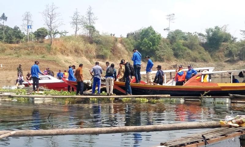Ikan Mati Diduga Akibat dari Limbah