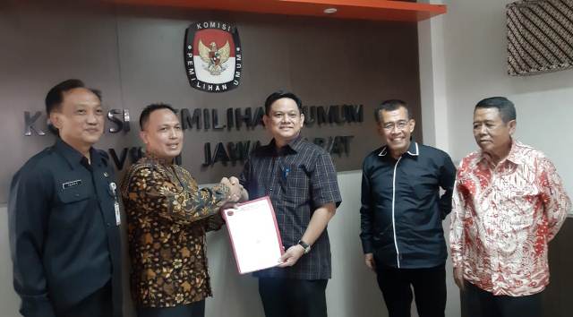 DPD PDIP Jabar Serahkan Berkas LHKPN Caleg DPRD