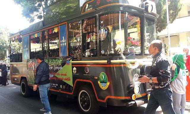 Naik Bus Sakoci Pakai Sampah