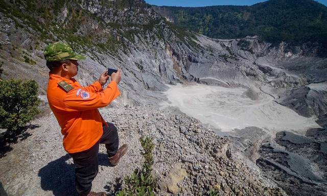 Pasca Erupsi Hari Ini Tangkuban Parahu Kembali Dibuka