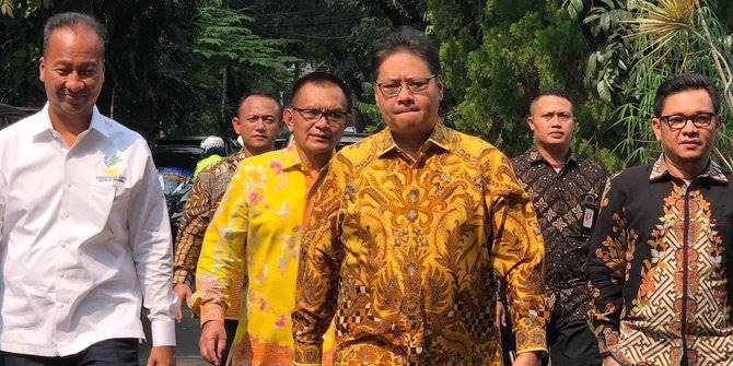 Munas Golkar Diwarnai Isu Calon Tunggal Munas Golkar Diwarnai Isu Calon Tunggal