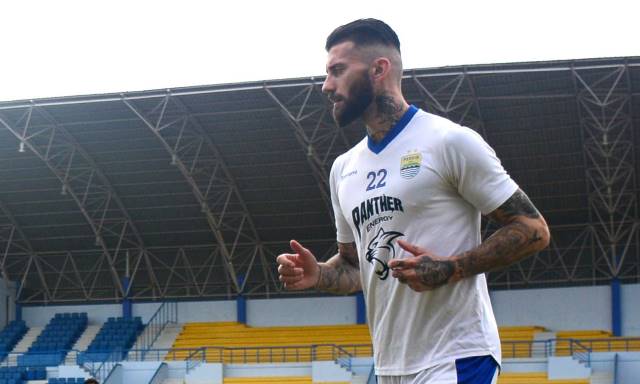 Bojan Siap Atasi Tujuh Pemain Asing