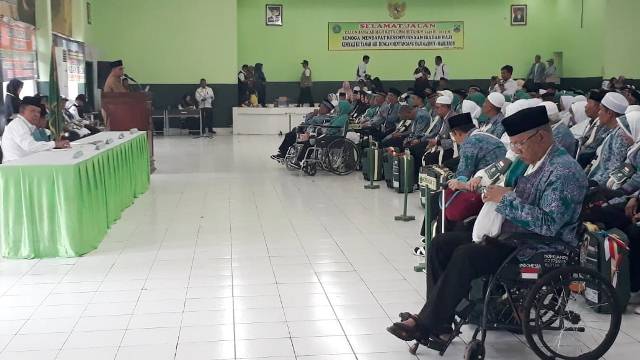 Calon Jamaah Haji Cimahi Mulai Diberangkatkan