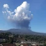 Gunung Tangkuban Parahu Bererupsi, Kolom Abu Capai 200 Meter