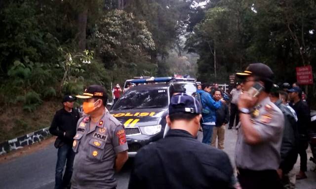 Tangkuban Parahu Sudah Kondusif, 2 Orang Dilarikan ke Klinik Sespim Tangkuban Parahu Sudah Kondusif, 2 Orang Dilarikan ke Klinik Sespim