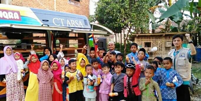 Para Santri Sambut Antusias Mobil IQra