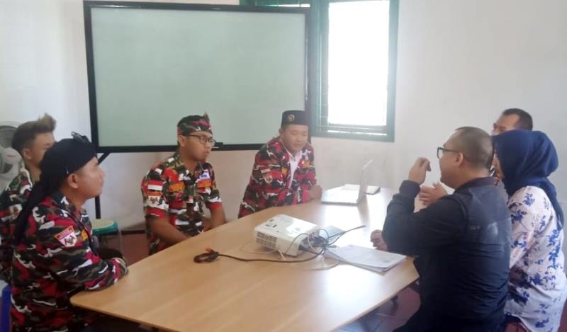 Diduga Izin Pajak Reklame Bermasalah, Ormas LMP Datangi Kantor J&T