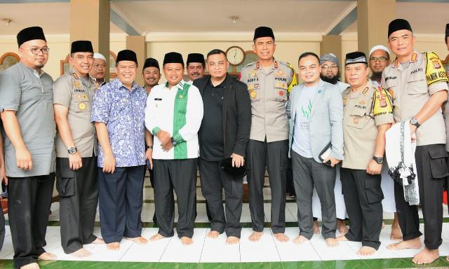 Wagub Apresiasi Parade “Jumat Berkah dan Berbagi”