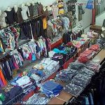 Aksi Pencurian Terekam Kamera CCTV