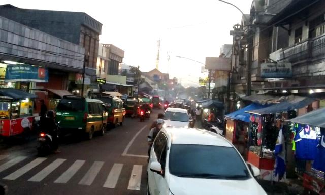 Relokasi PKL Alun-alun Cimahi Tertunda Hingga 2020